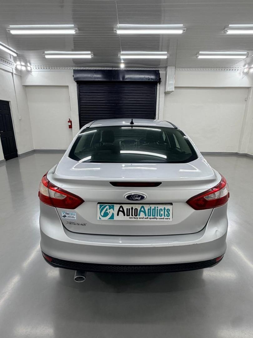 Ford Focus Sedan 1.6 Ambiente Auto Addicts