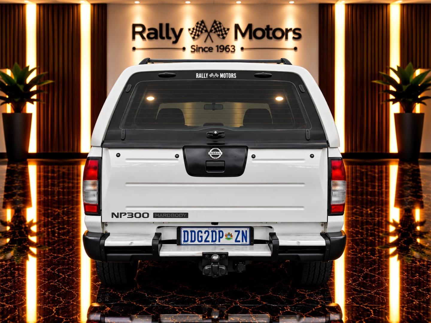 Nissan NP300 Hardbody 2.4 Double Cab 4x4 Rally Motors