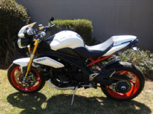 Triumph Speed Triple R for sale in Brakpan - ID: 28808655 - AutoTrader