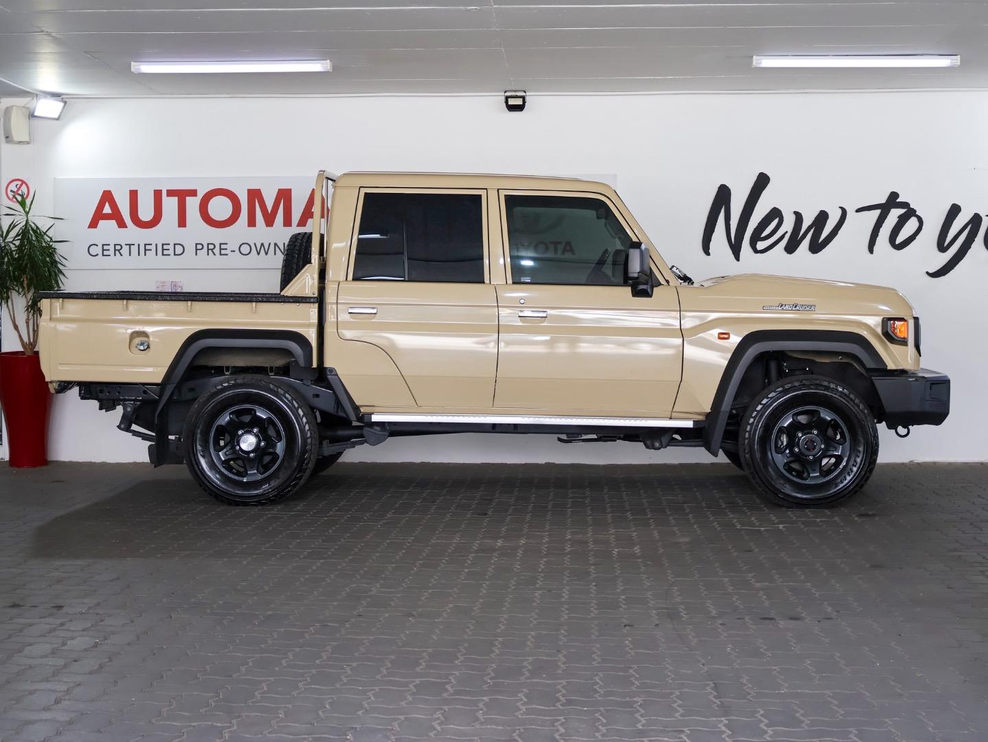 Toyota Land Cruiser 79 2.8GD-6 Double Cab Auto SMG Toyota Cresta