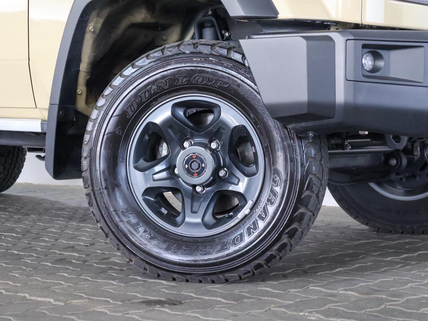 Toyota Land Cruiser 79 2.8GD-6 Double Cab Auto SMG Toyota Cresta