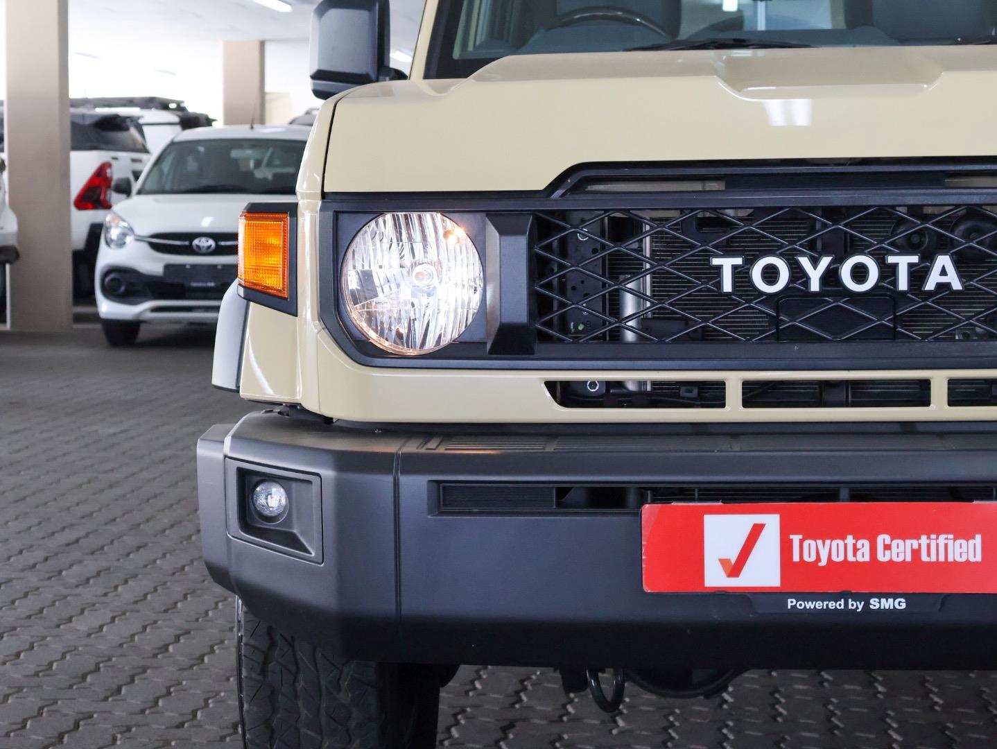 Toyota Land Cruiser 79 2.8GD-6 Double Cab Auto SMG Toyota Cresta
