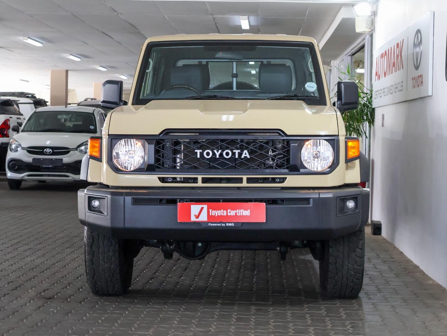 Toyota Land Cruiser 79 2.8GD-6 Double Cab Auto SMG Toyota Cresta