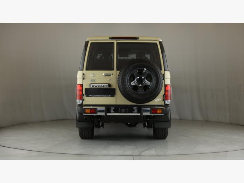 Toyota Land Cruiser 76 2.8GD-6 Station Wagon LX Manual Halfway Toyota Fourways New Cars