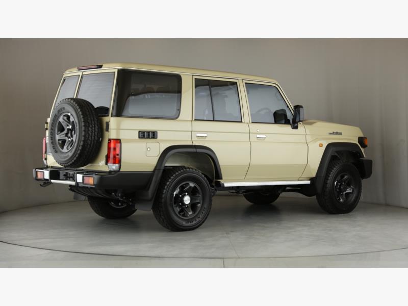 Toyota Land Cruiser 76 2.8GD-6 Station Wagon LX Manual Halfway Toyota Fourways New Cars
