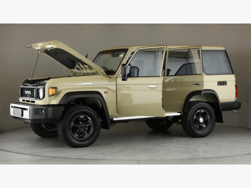 Toyota Land Cruiser 76 2.8GD-6 Station Wagon LX Manual Halfway Toyota Fourways New Cars