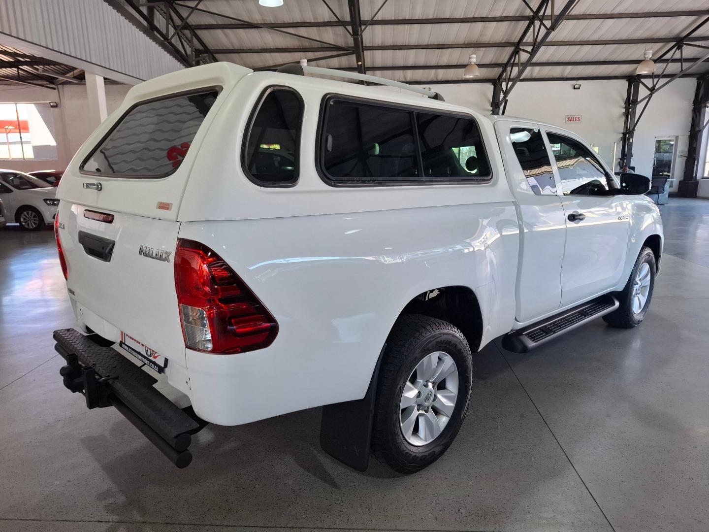 Toyota Hilux 2.4GD-6 Xtra Cab SRX Auto Stander Motors