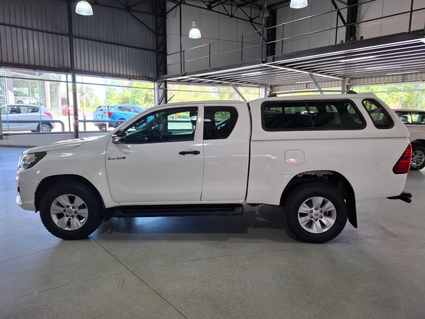 Toyota Hilux 2.4GD-6 Xtra Cab SRX Auto Stander Motors