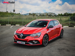 How to replace the car battery on a Renault Megane RS