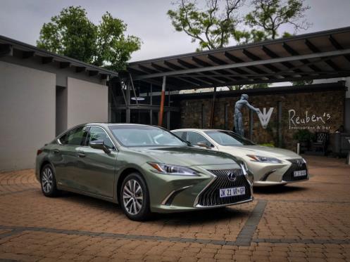 Launch Report: Lexus ES 300h EX - Steampunk goes pop 