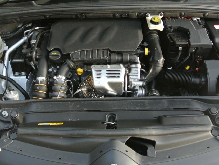 How to replace a lightbulb on a Citroen C4 Cactus - Automotive News -  AutoTrader
