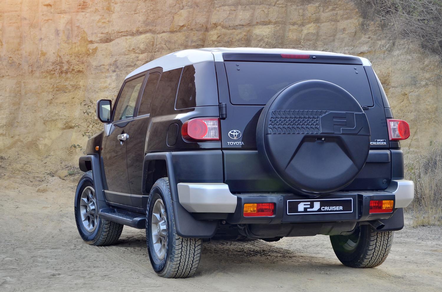 Is the Toyota FJ Cruiser good for families? - Buying a Car - AutoTrader