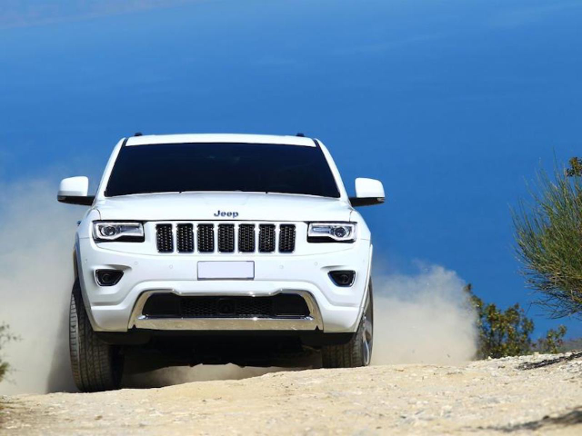 Jeep Grand Cherokee vs Toyota Land Cruiser Prado vs Volkswagen Touareg ...