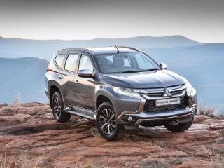 How to top up screen wash on a Mitsubishi Pajero Sport