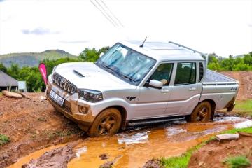 Top 8 things you need to know about the Mahindra Pik Up S11 Automatic double cab