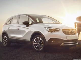 Opel Crossland X vs Suzuki Vitara vs Renault Capture: which one has the best infotainment system?
