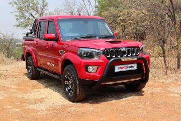 How to top up windscreen washer fluid on a Mahindra Pik Up